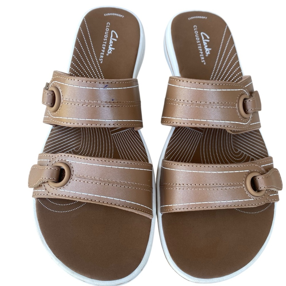 Clarks Women's Cloudsteppers Breeze Maye Sandals: Warm Beige (Chaud) 9M